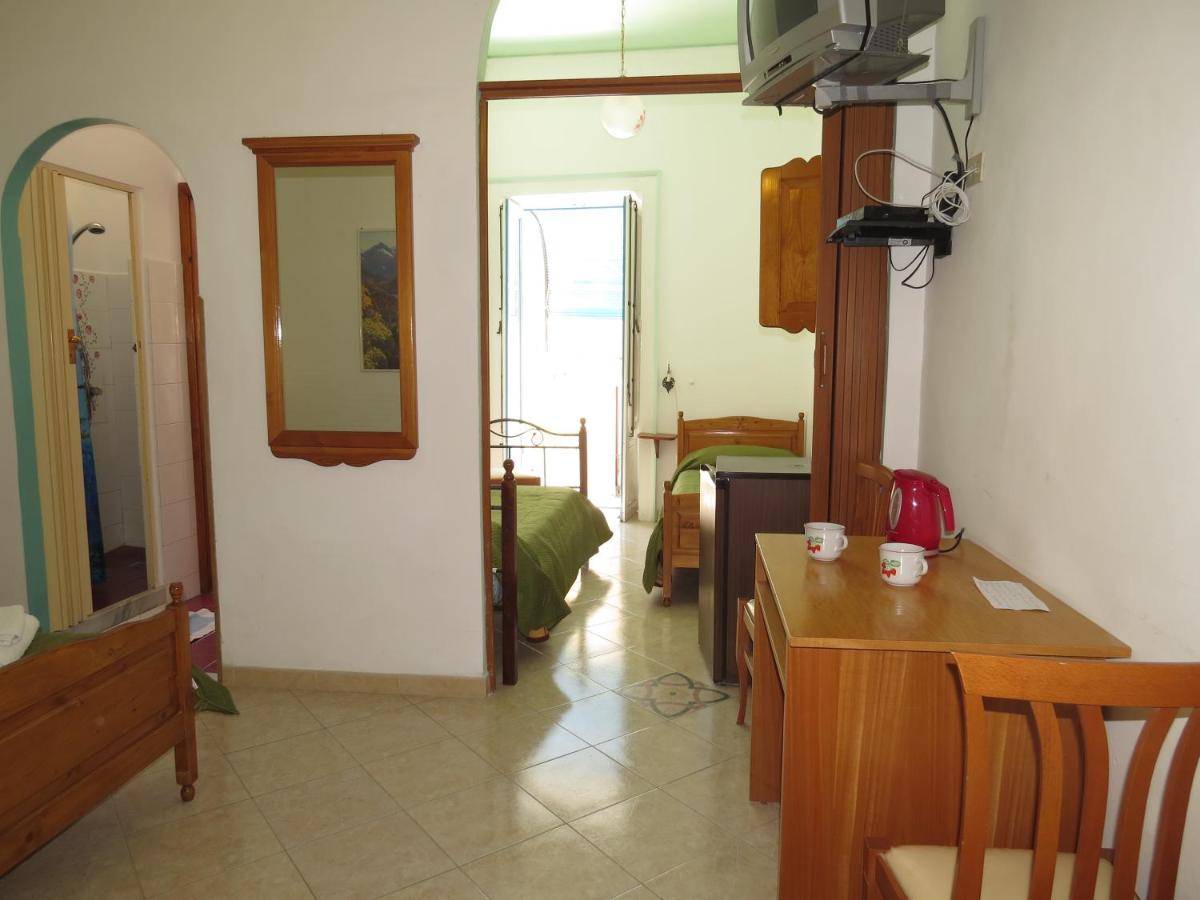Casa Vittorio B&B ليباري المظهر الخارجي الصورة