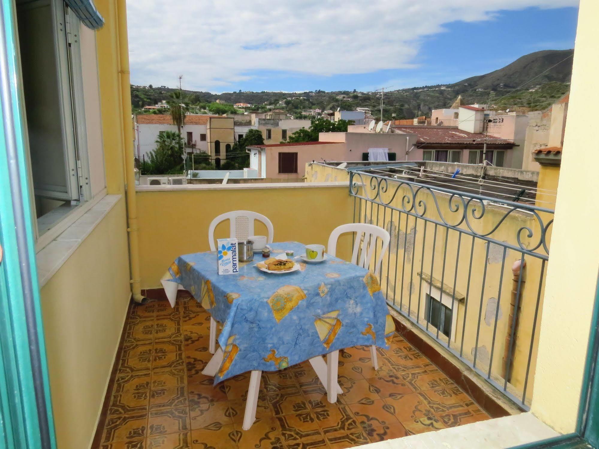Casa Vittorio B&B ليباري المظهر الخارجي الصورة
