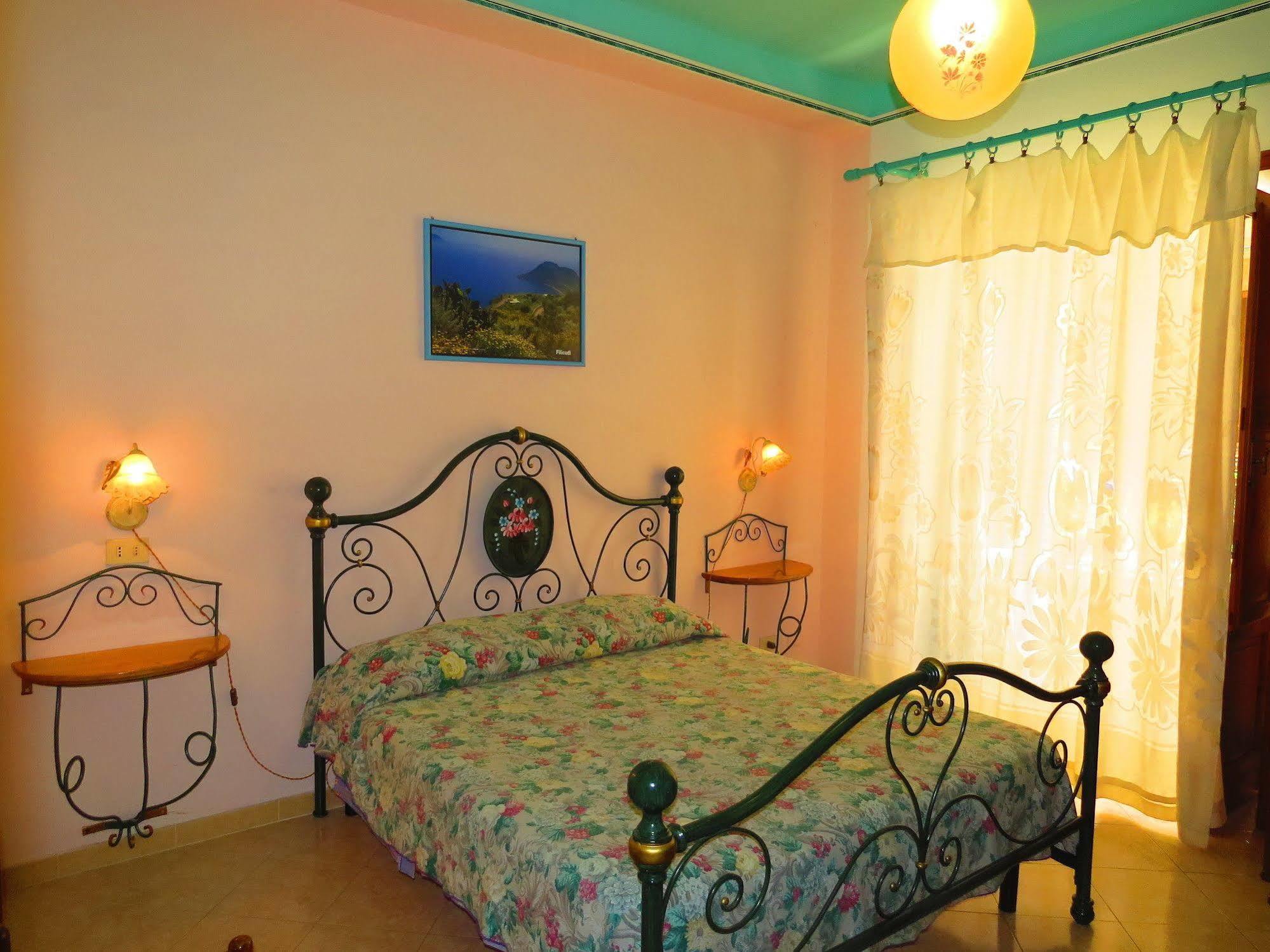 Casa Vittorio B&B ليباري المظهر الخارجي الصورة